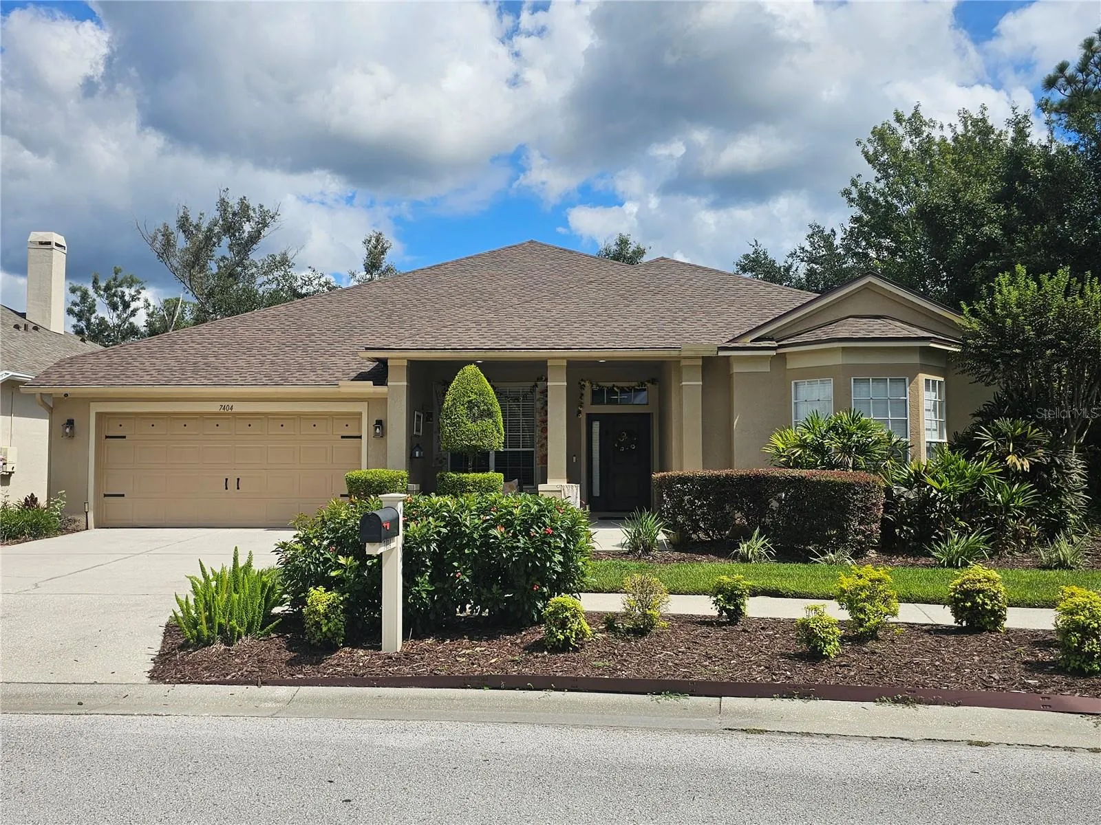 7404 AMBLESIDE DR