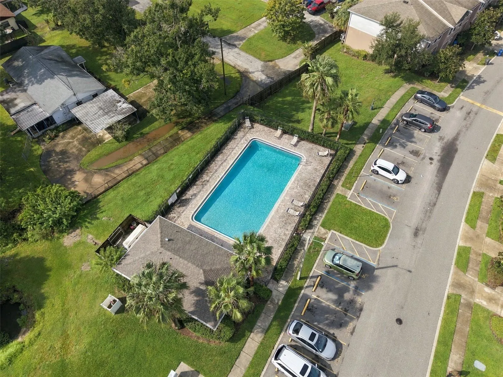 9951 ASHBURN LAKE DR