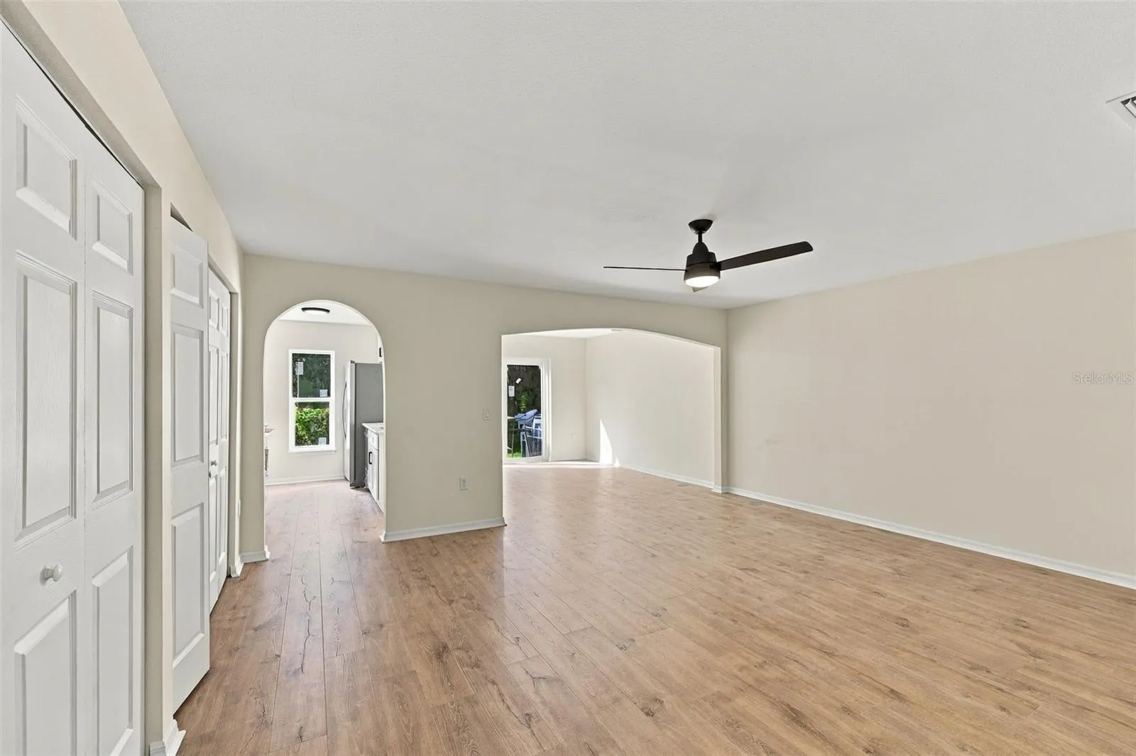 9951 ASHBURN LAKE DR