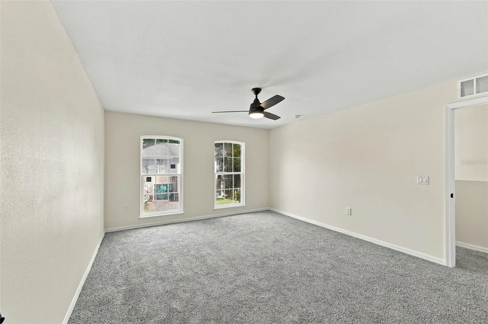 9951 ASHBURN LAKE DR