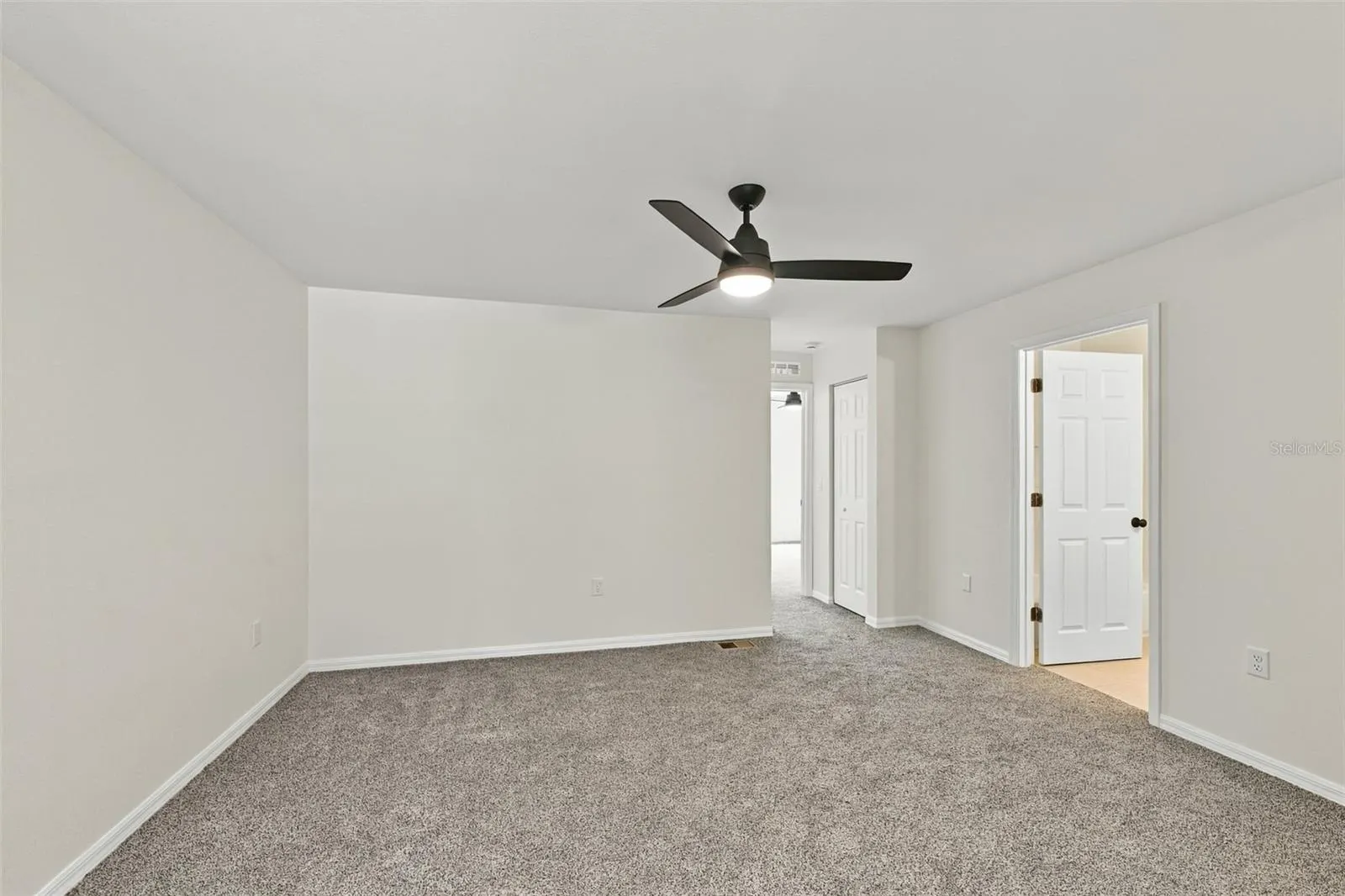 9951 ASHBURN LAKE DR