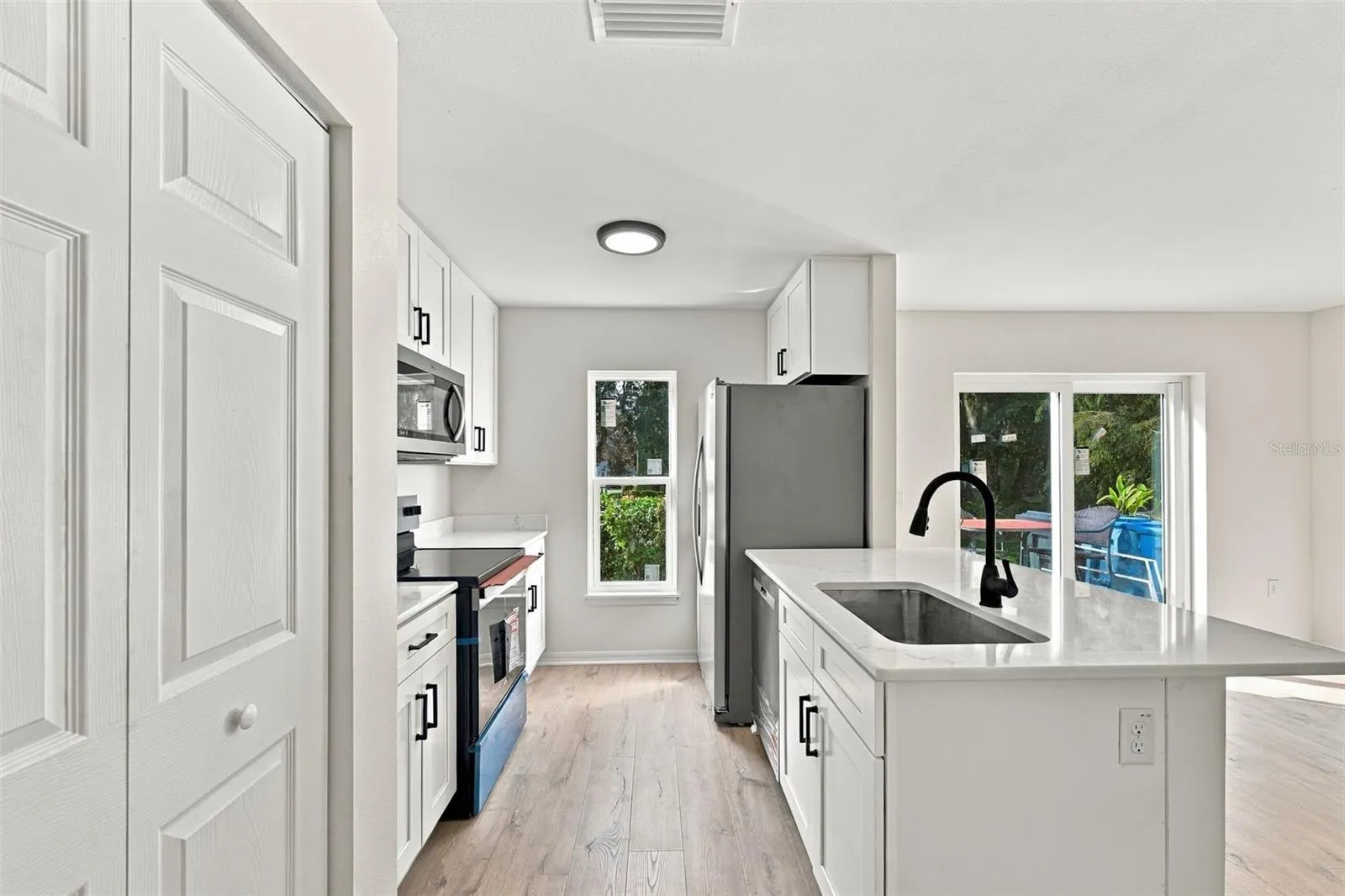 9951 ASHBURN LAKE DR