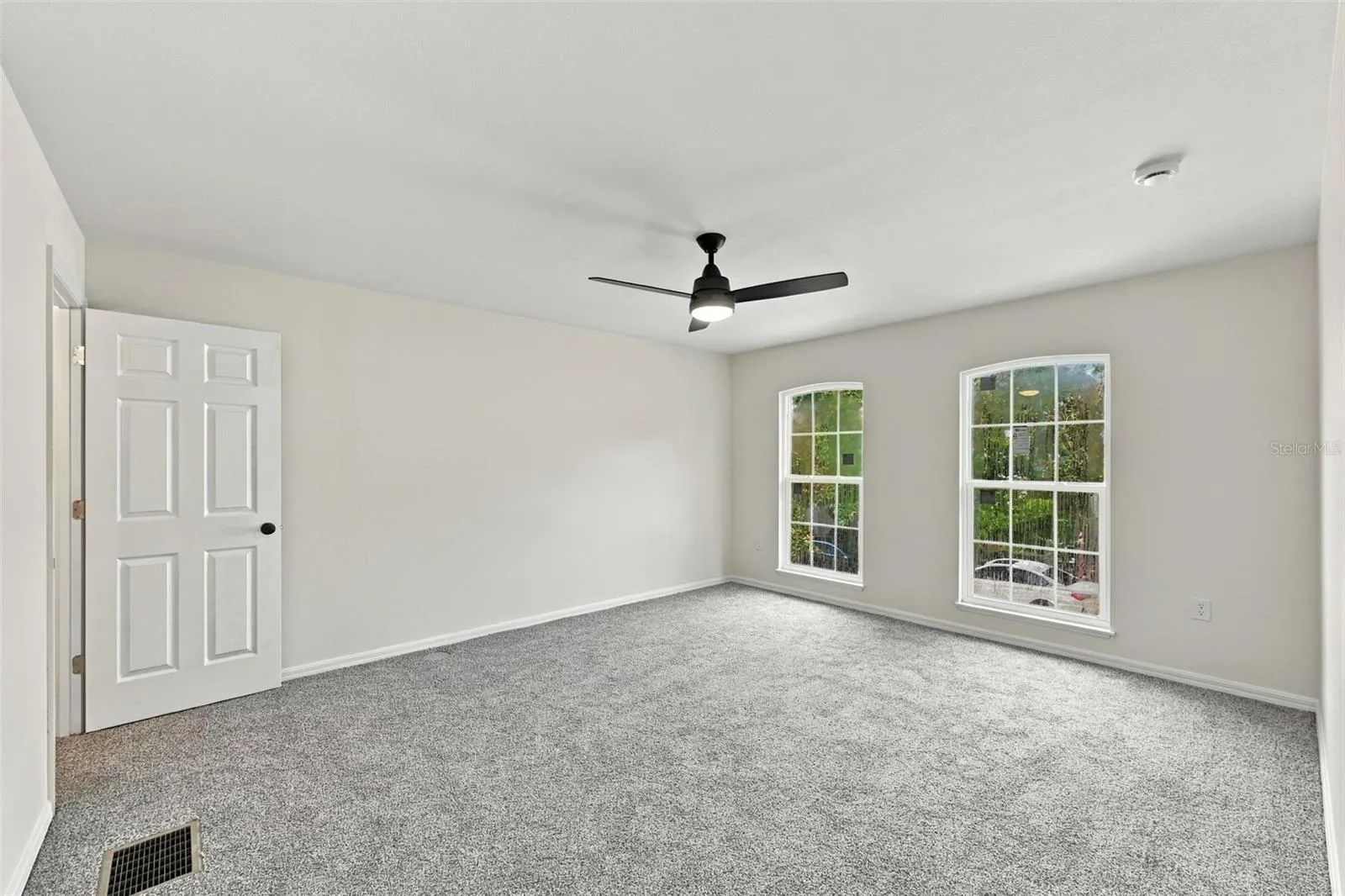 9951 ASHBURN LAKE DR