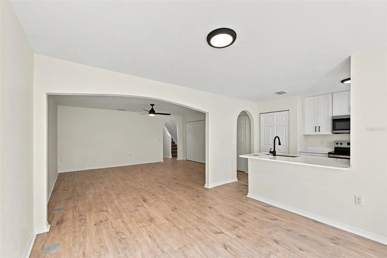 9951 ASHBURN LAKE DR
