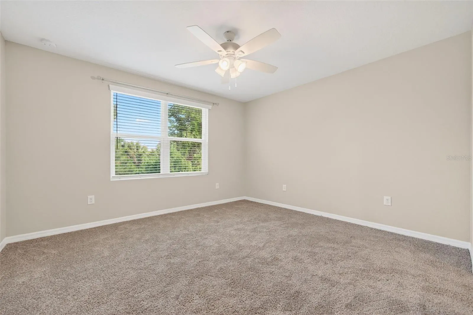 6425 FAIRMONT LN