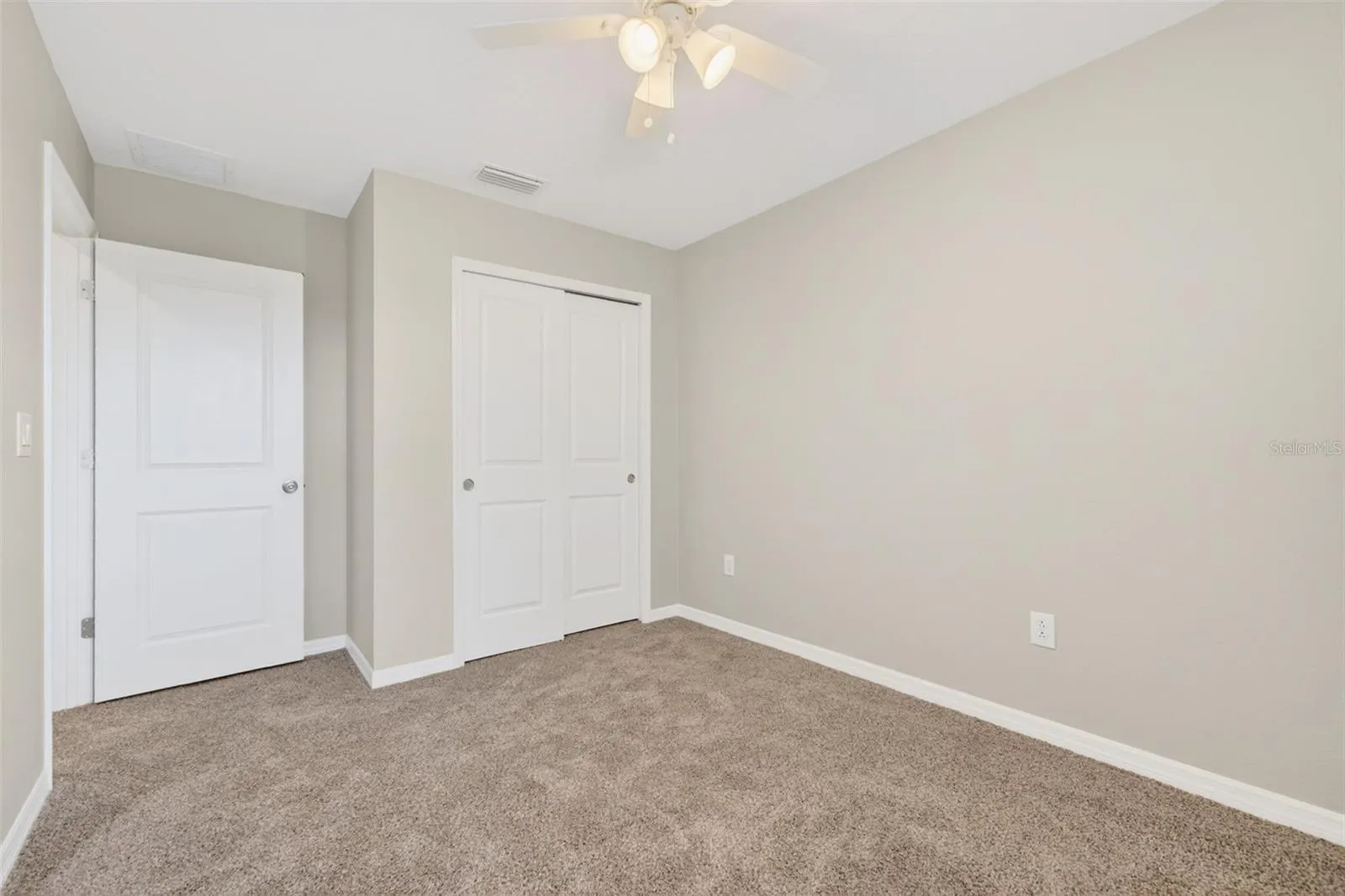 6425 FAIRMONT LN