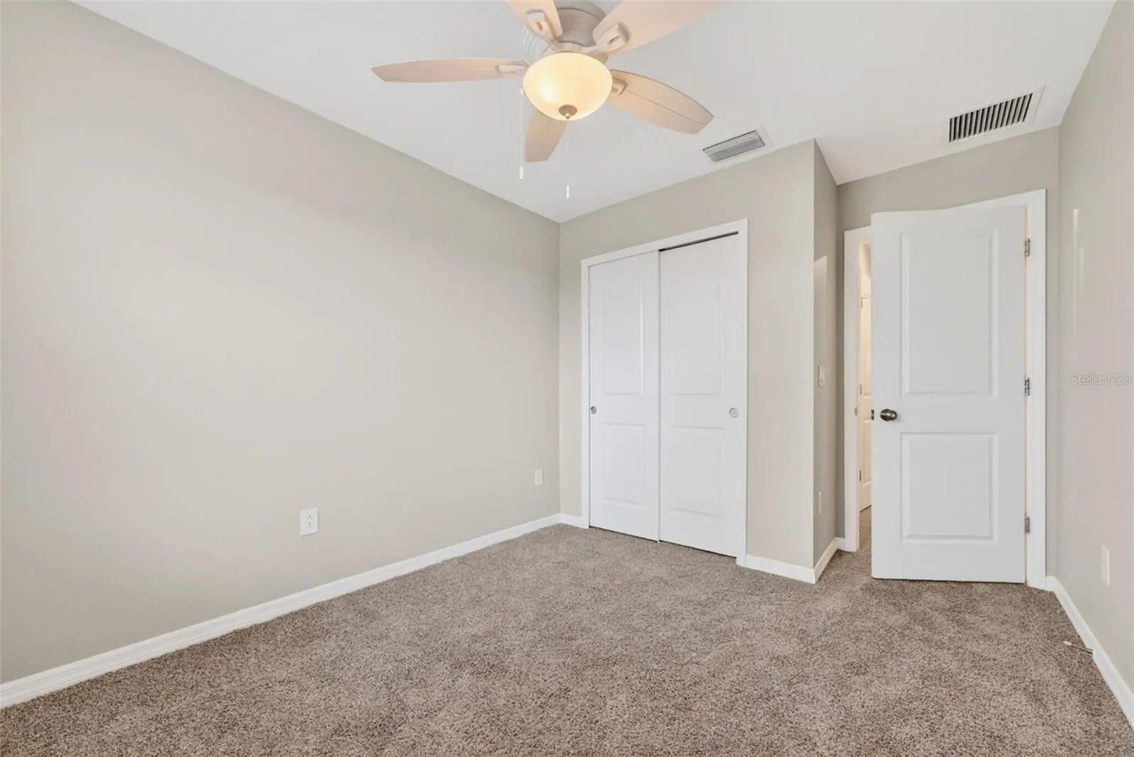 6425 FAIRMONT LN