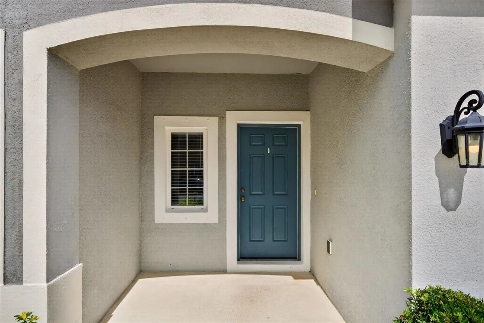 6425 FAIRMONT LN