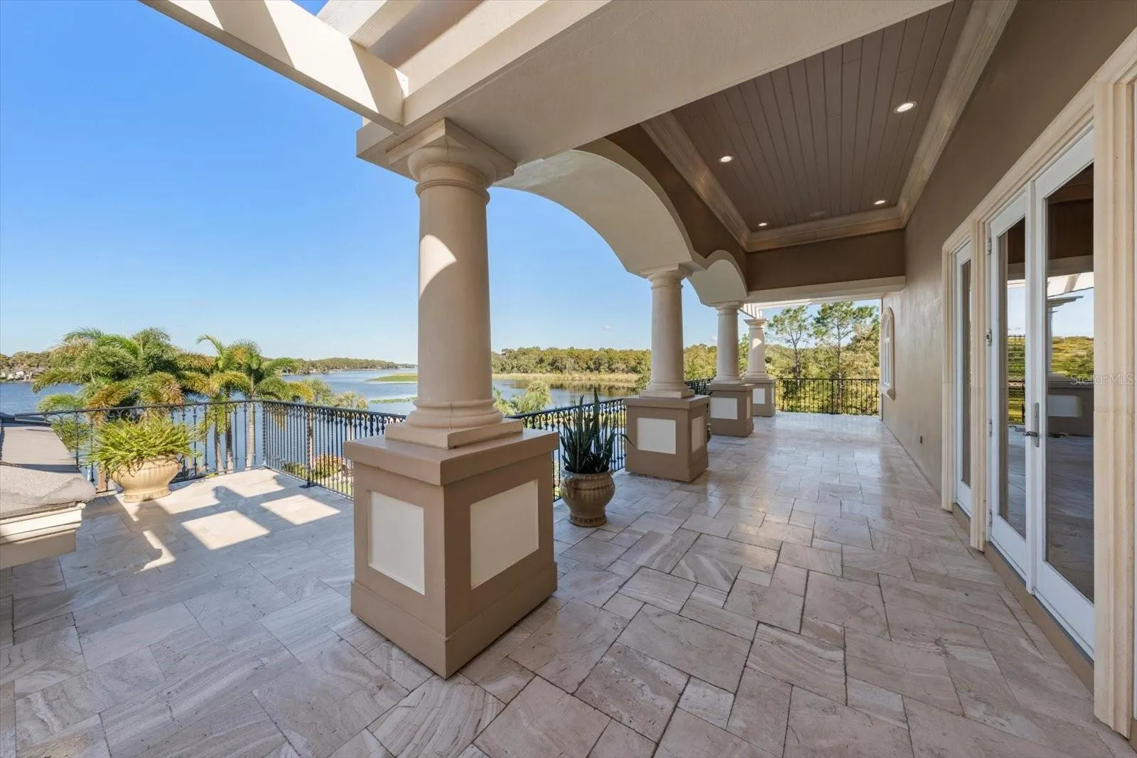 2056 COVE TRCE