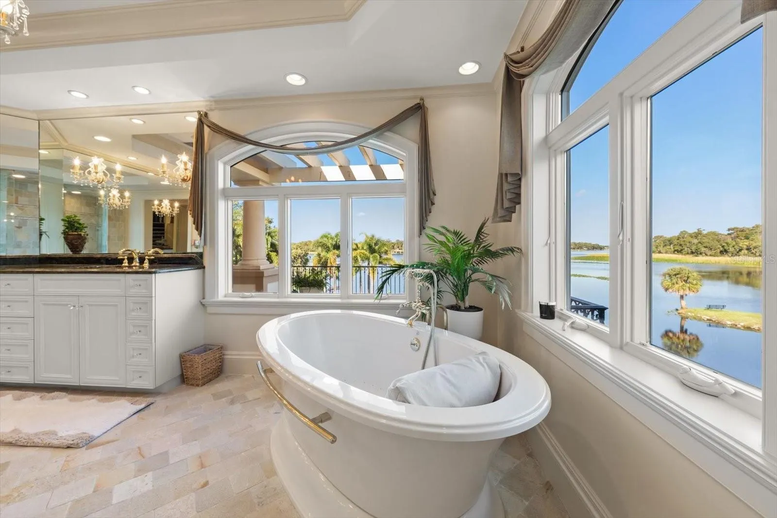 2056 COVE TRCE