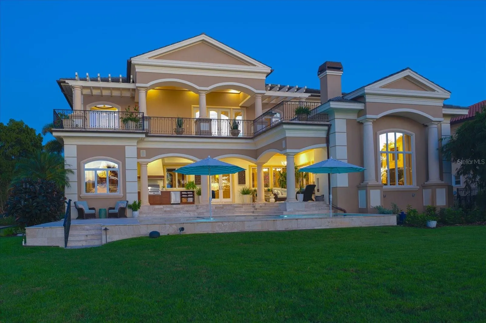 2056 COVE TRCE