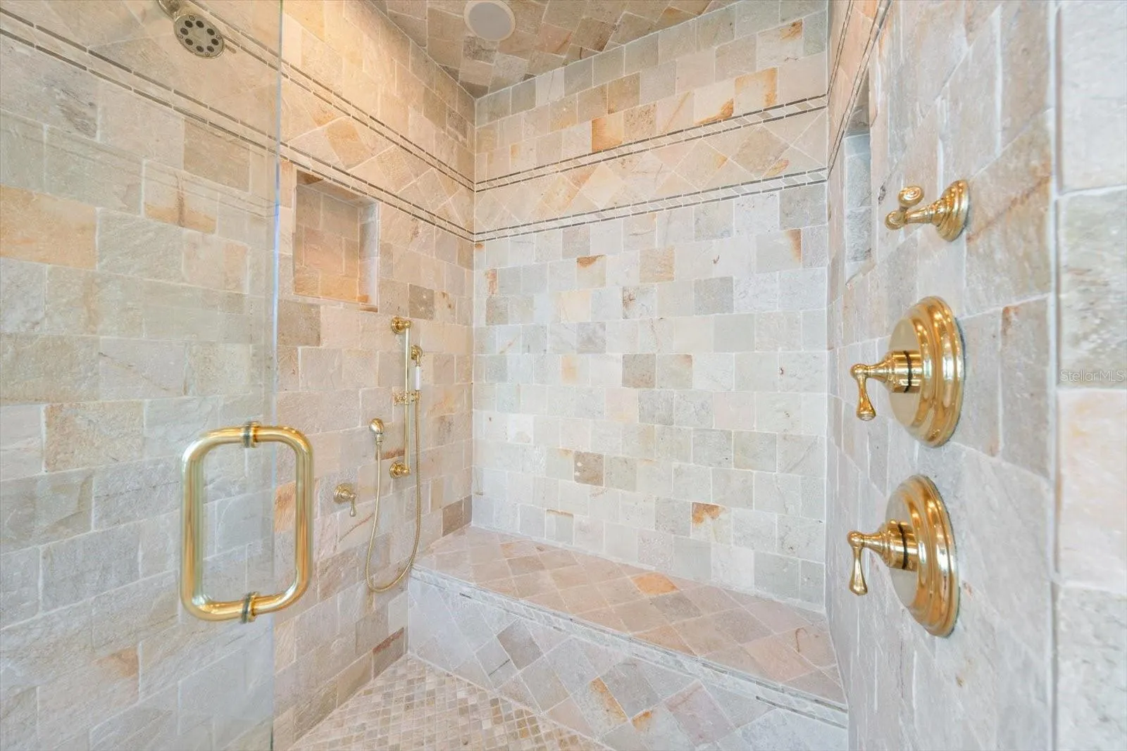 2056 COVE TRCE
