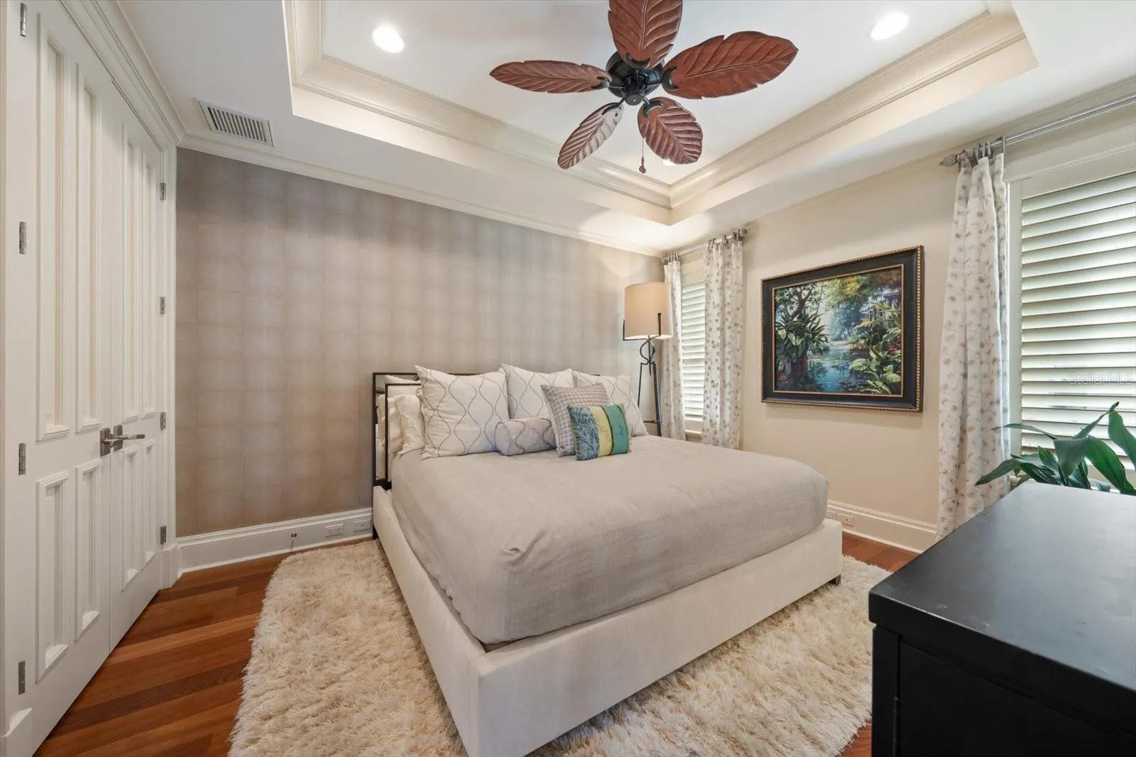 2056 COVE TRCE