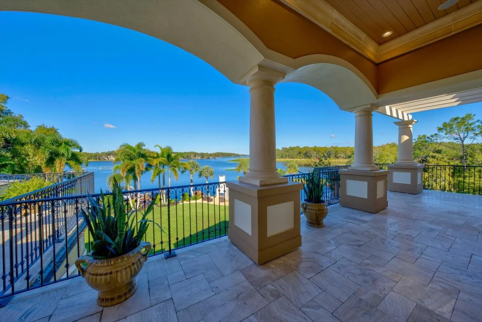 2056 COVE TRCE