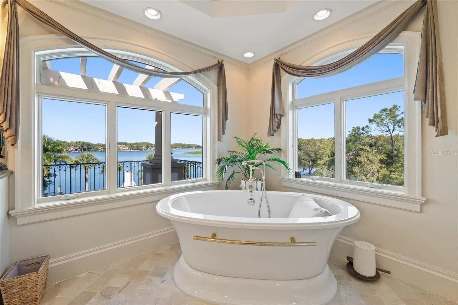 2056 COVE TRCE
