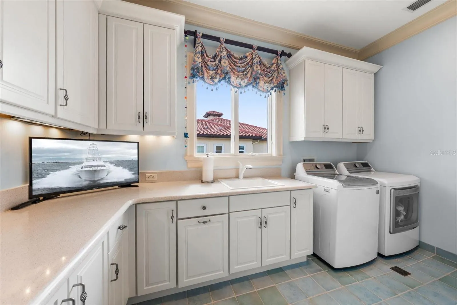 2056 COVE TRCE