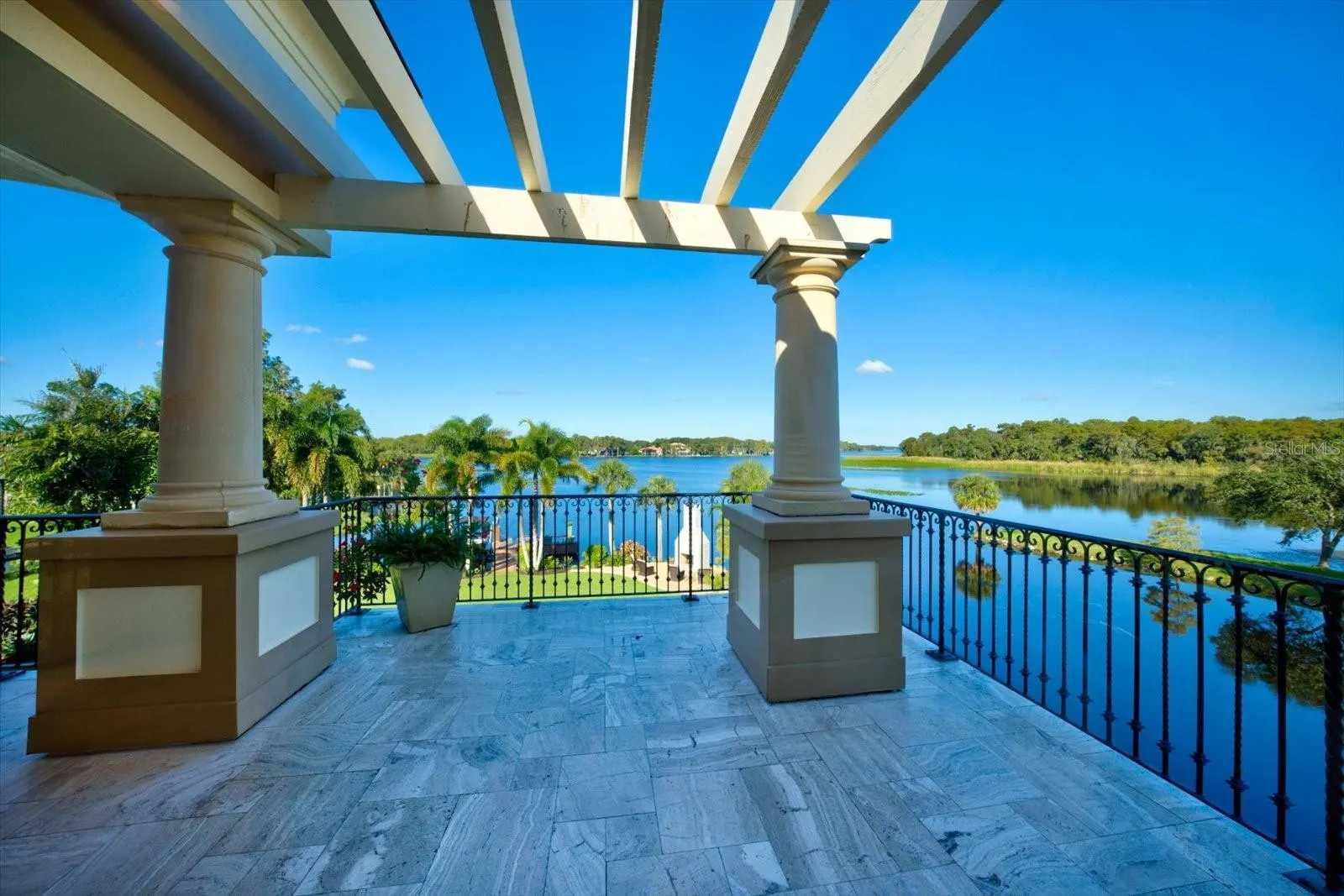 2056 COVE TRCE