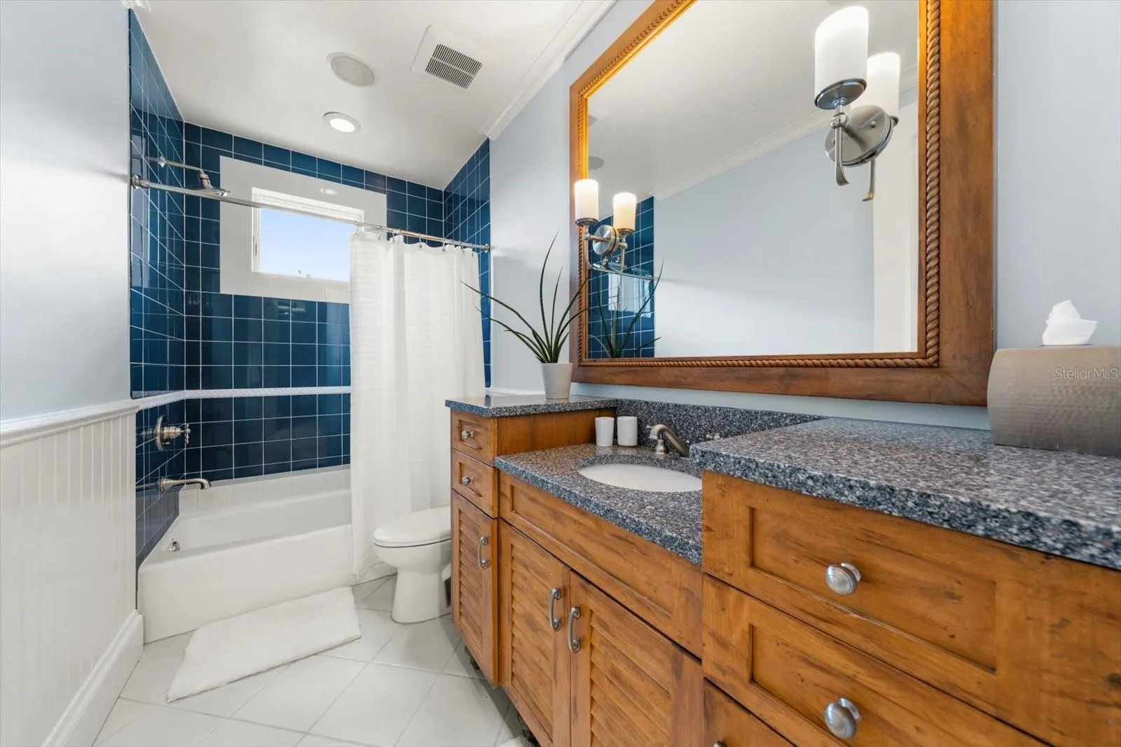 2056 COVE TRCE