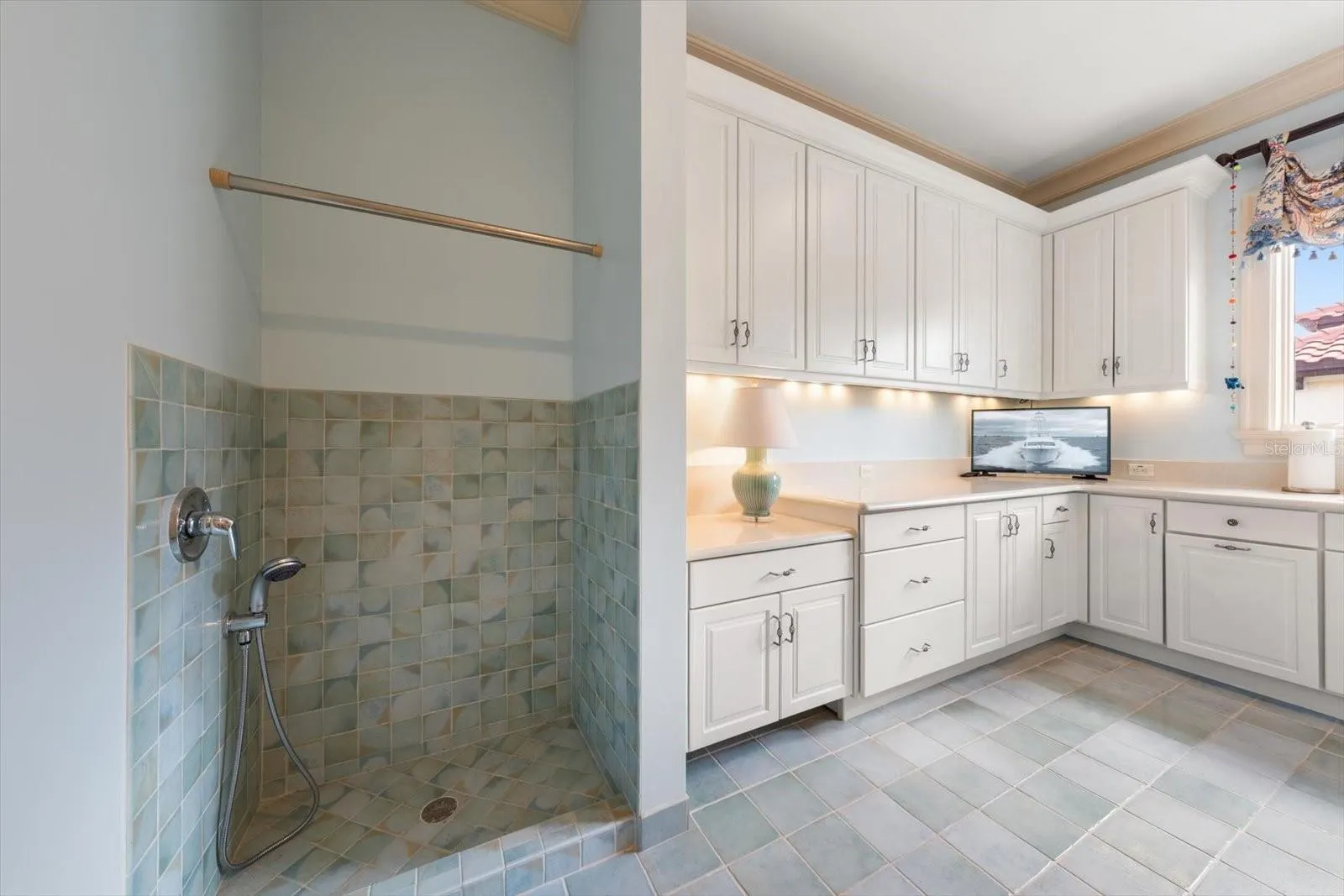 2056 COVE TRCE
