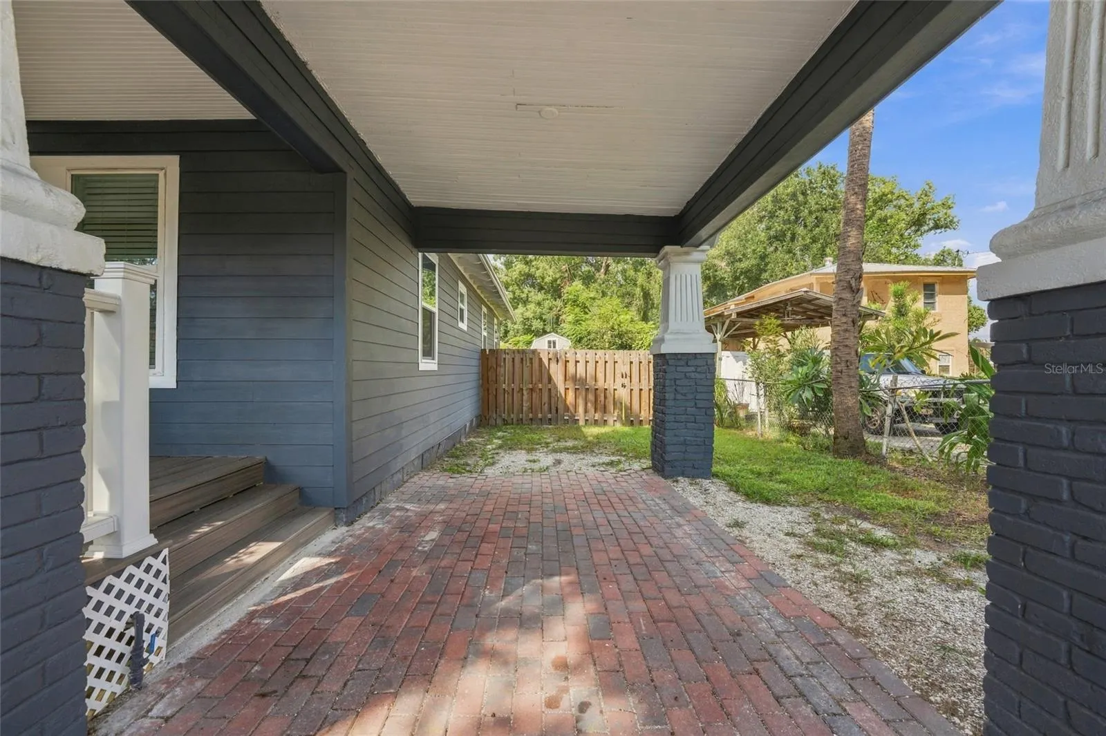 412 E HAMILTON AVE