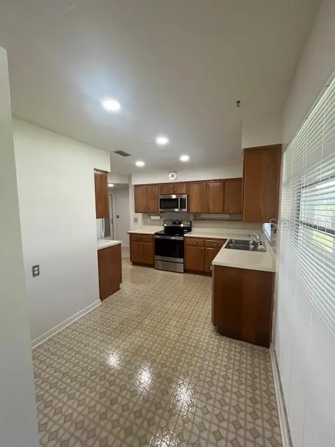 1630 PICARDY CIR