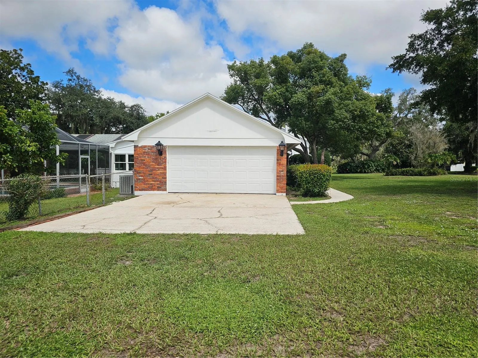 1302 RUSTLEWOOD DR