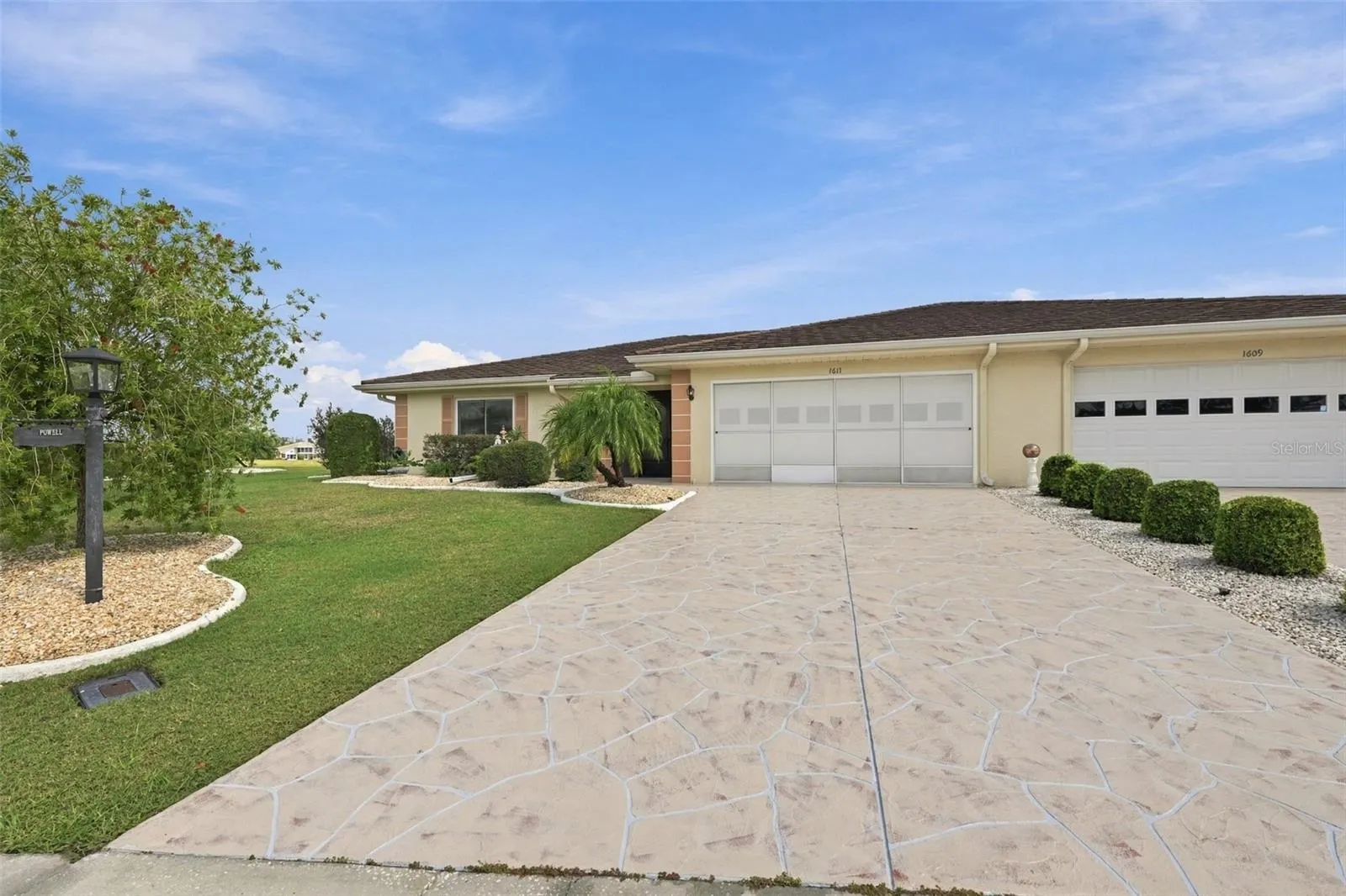 1611 WOODMAR DR