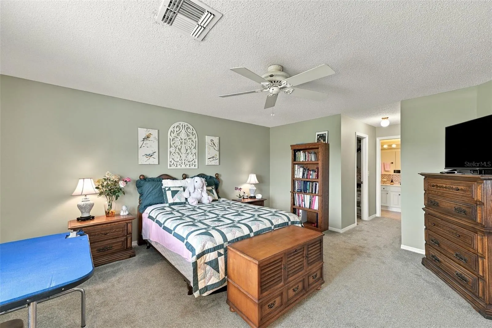 1611 WOODMAR DR