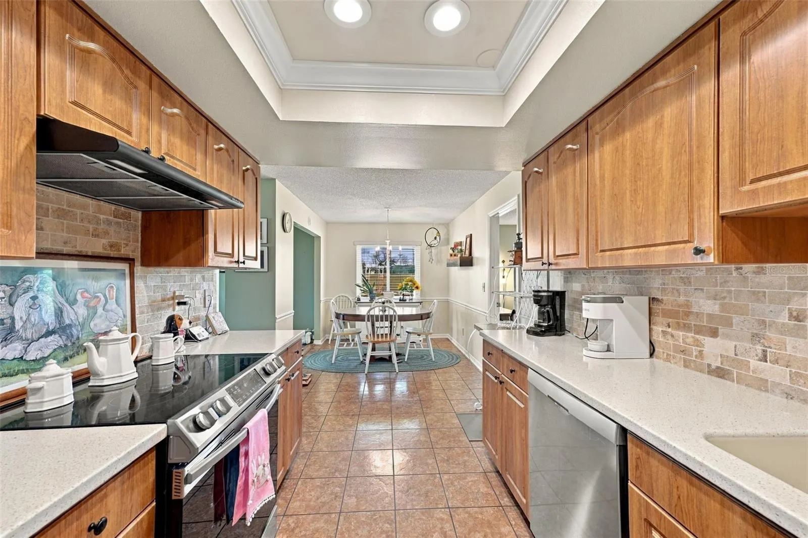 1611 WOODMAR DR