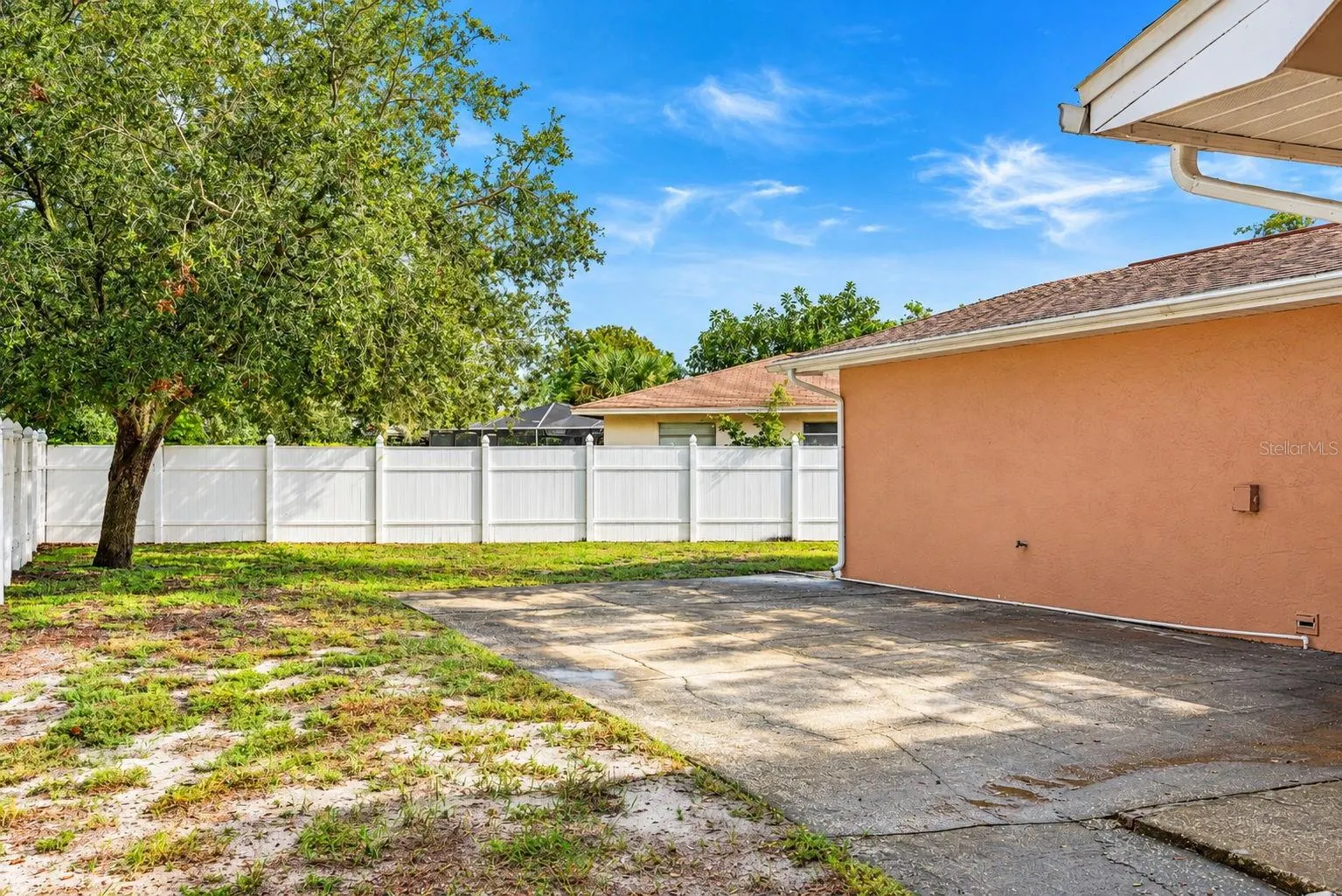 2200 STACY CT