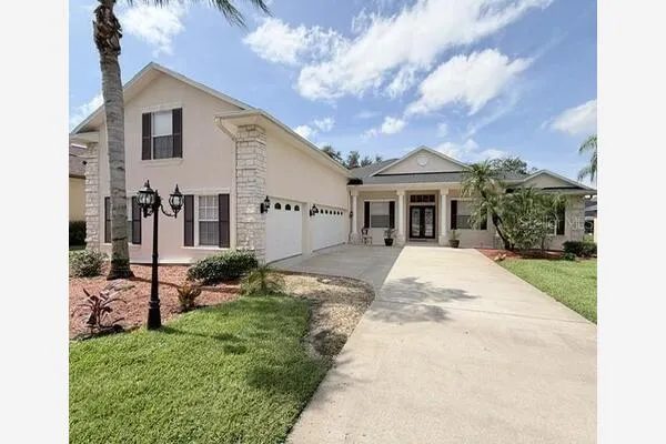 725 CITRUS WOOD LN