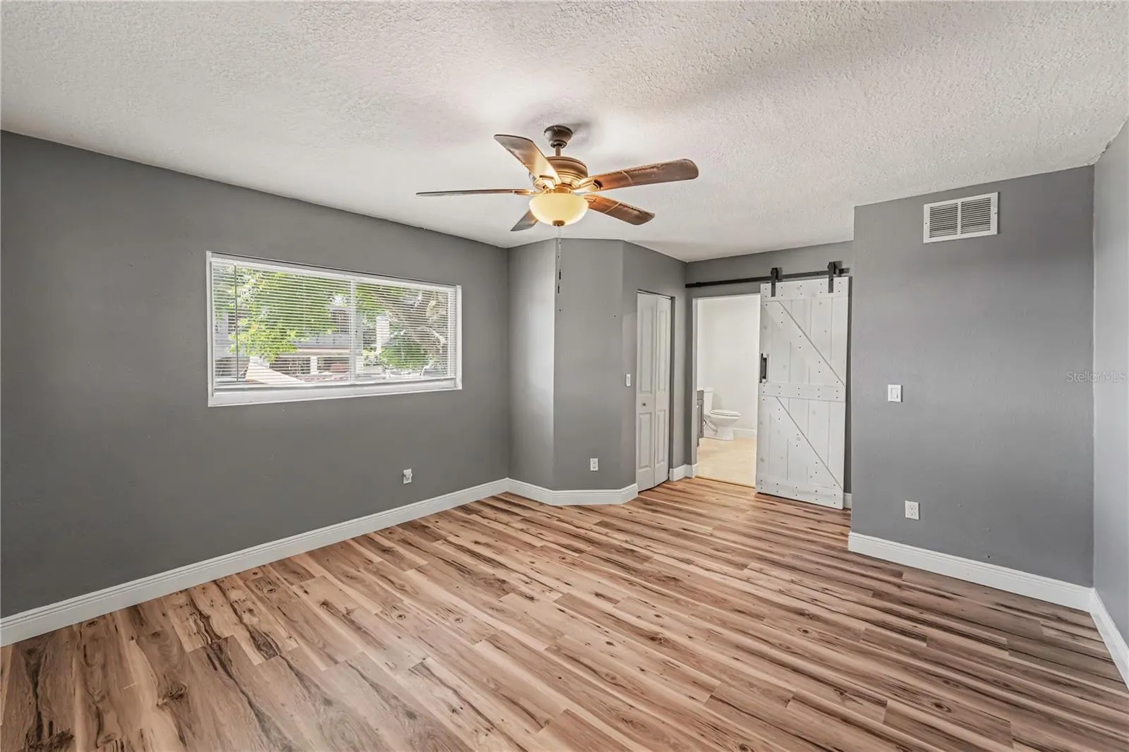 217 GARDEN CIR