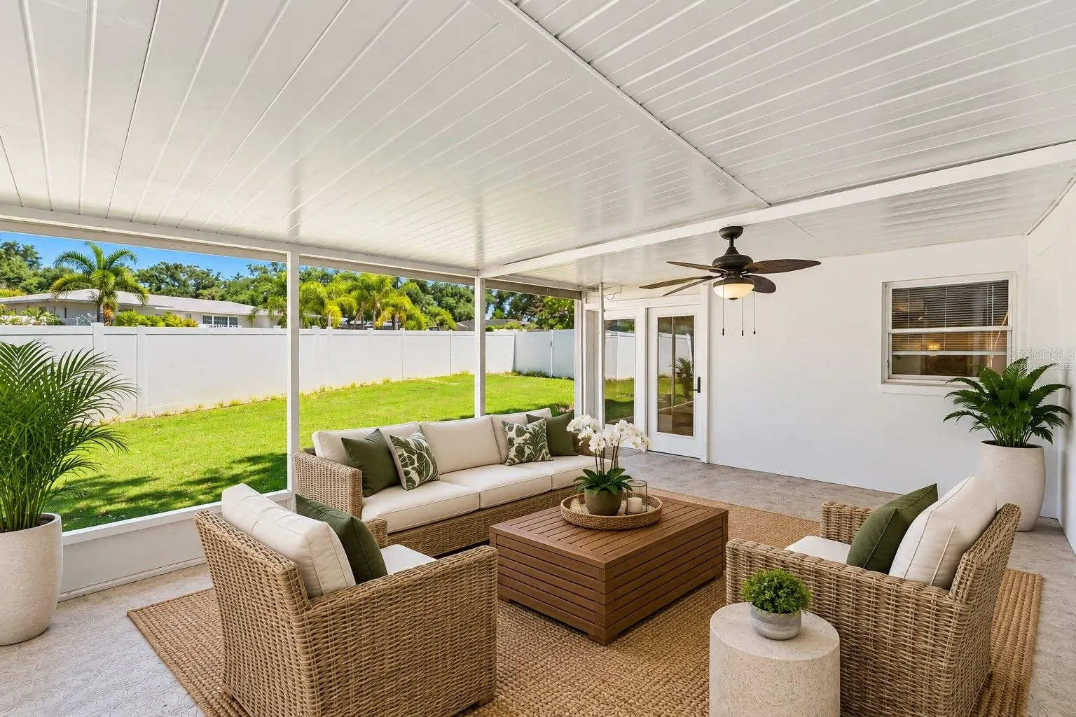 217 GARDEN CIR