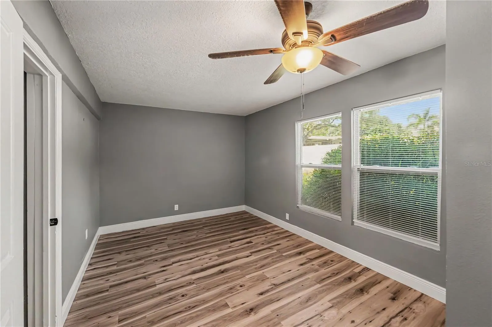 217 GARDEN CIR