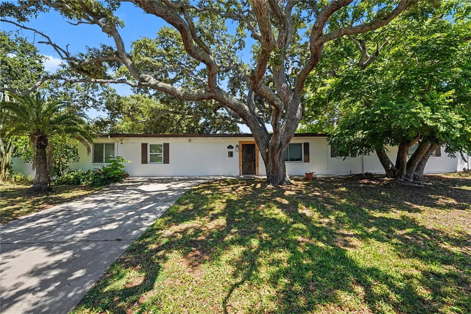 217 GARDEN CIR