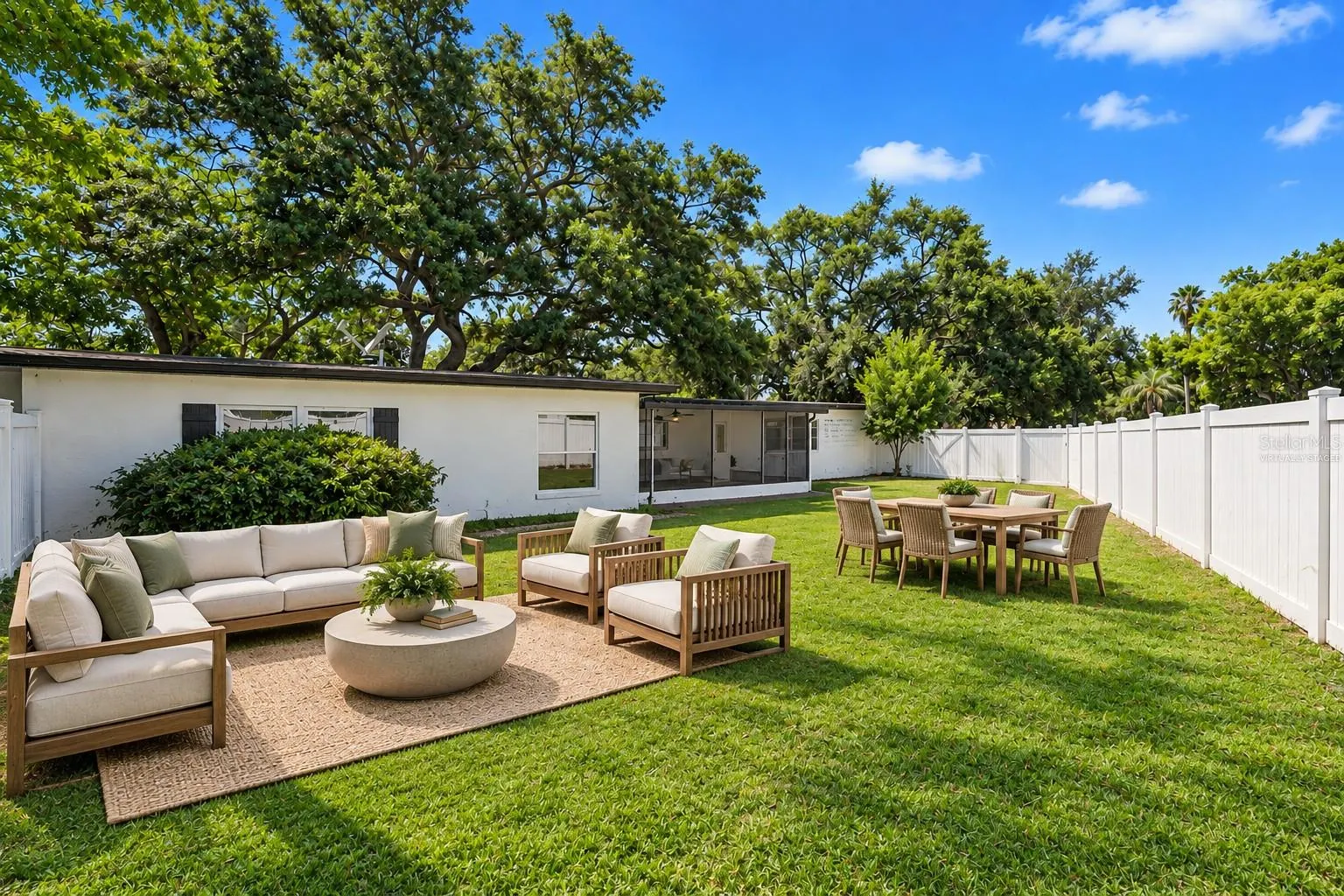 217 GARDEN CIR