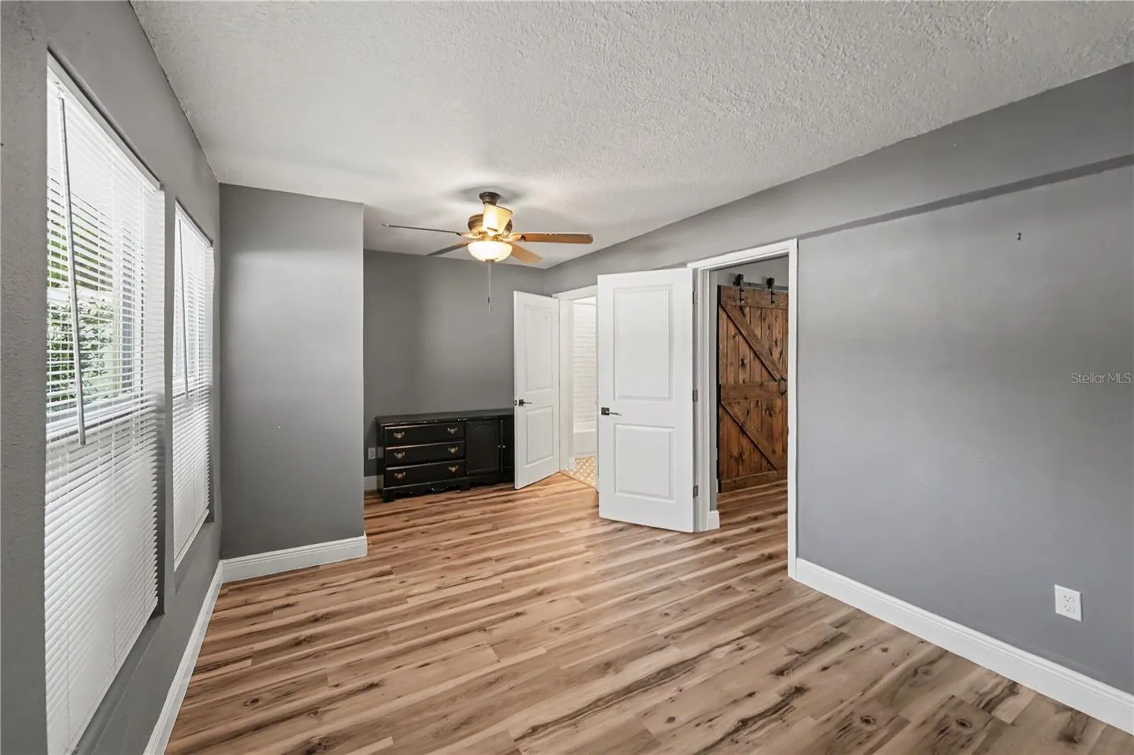 217 GARDEN CIR