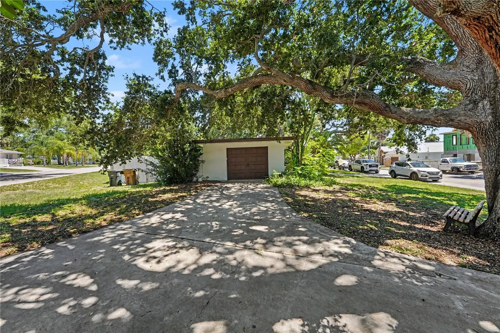 217 GARDEN CIR
