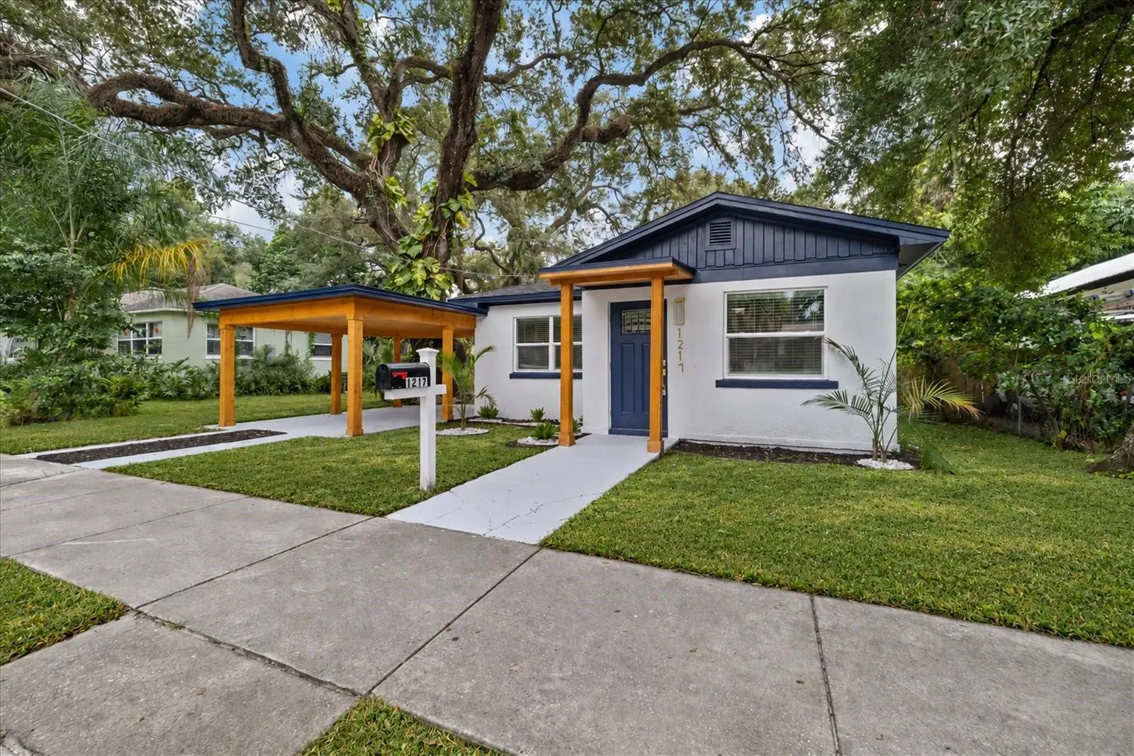 1217 E 24TH AVE