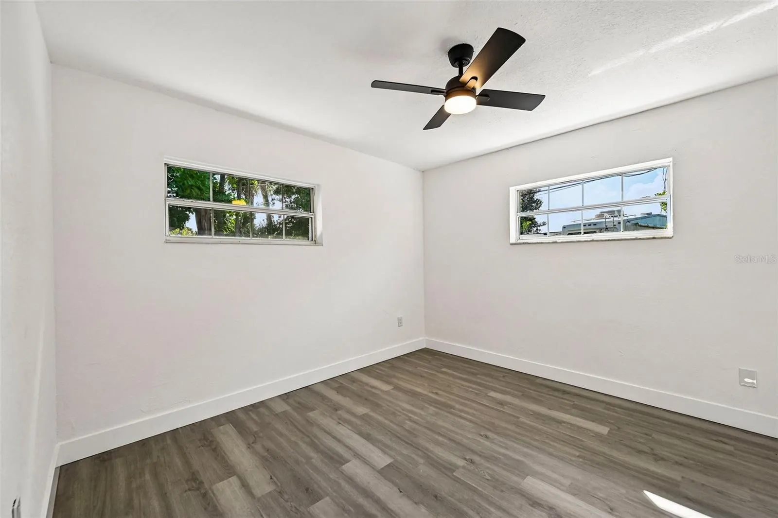 22159 ONEIDA AVE