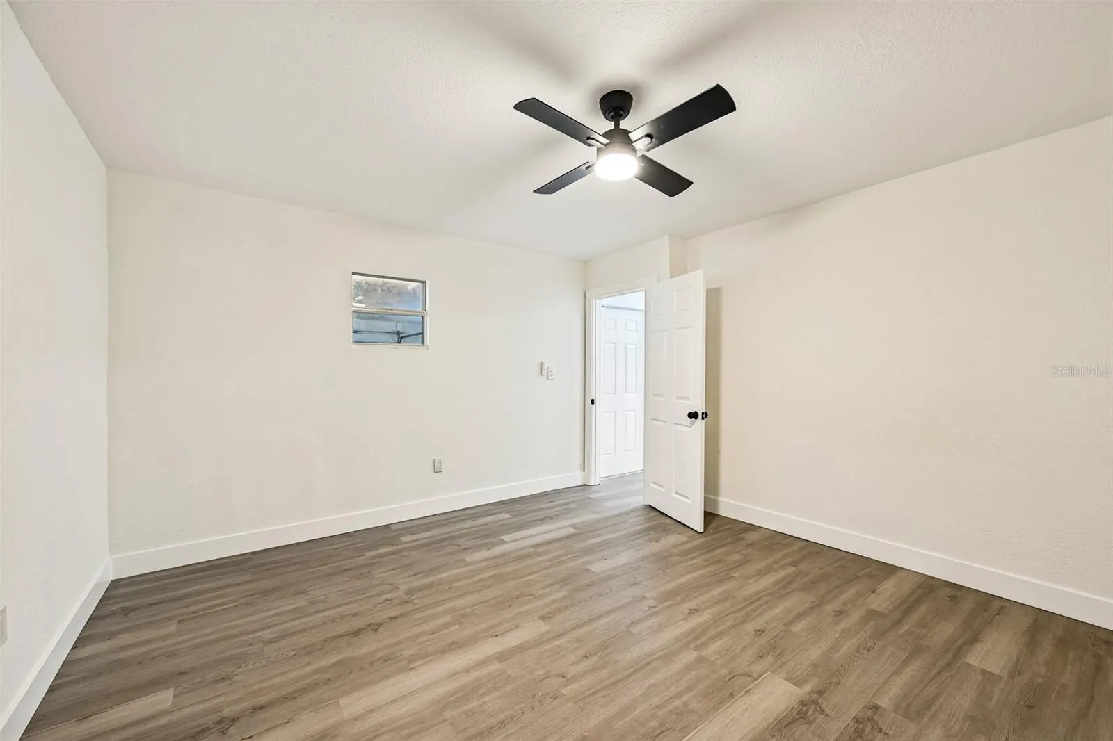 22159 ONEIDA AVE