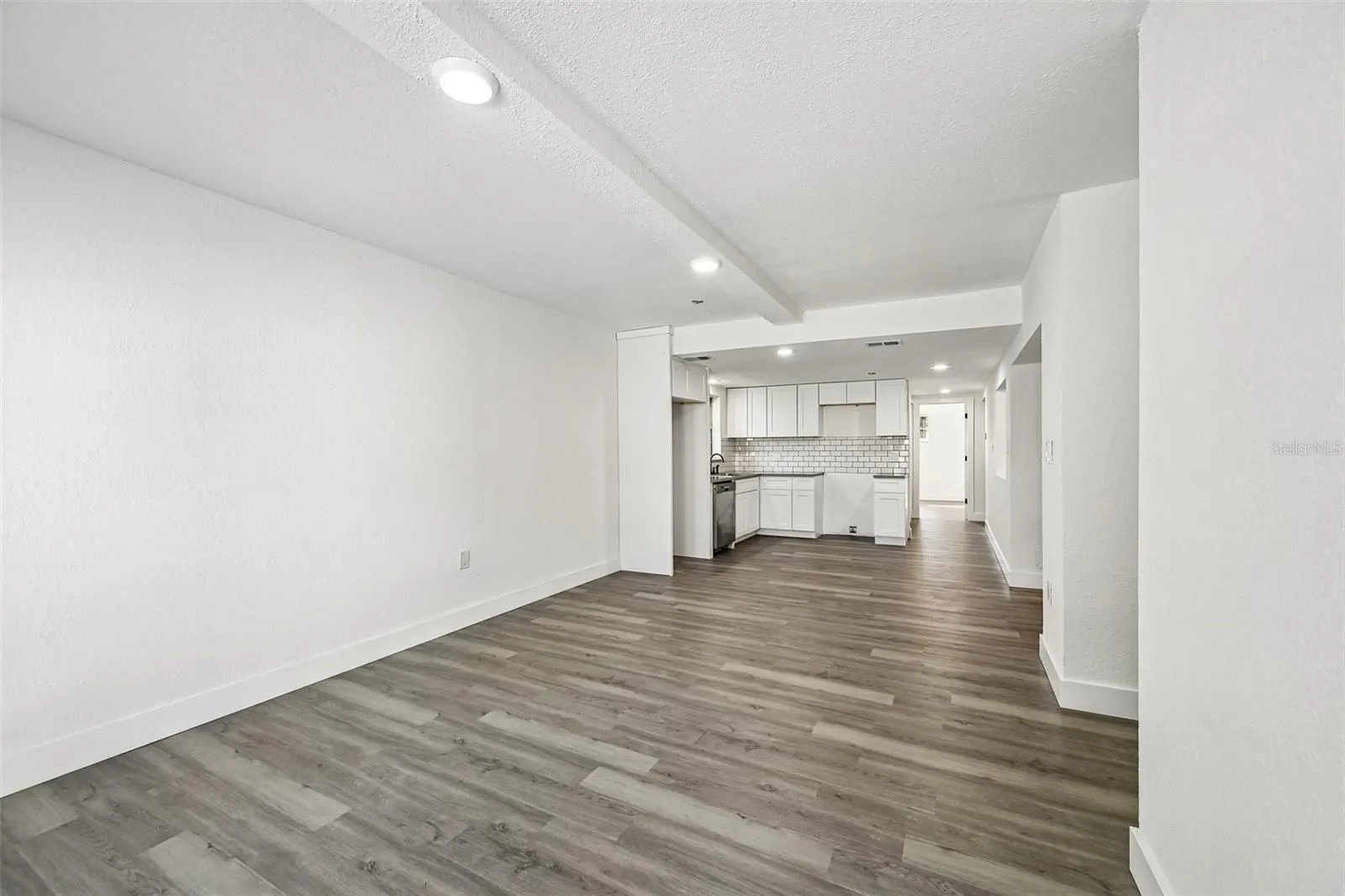22159 ONEIDA AVE