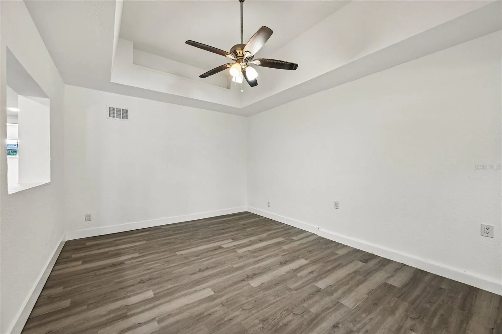 22159 ONEIDA AVE