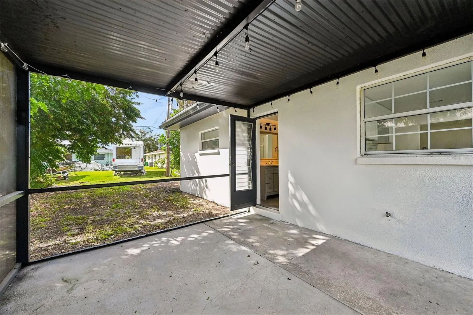 22159 ONEIDA AVE