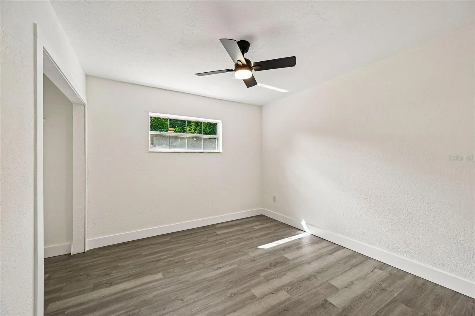22159 ONEIDA AVE