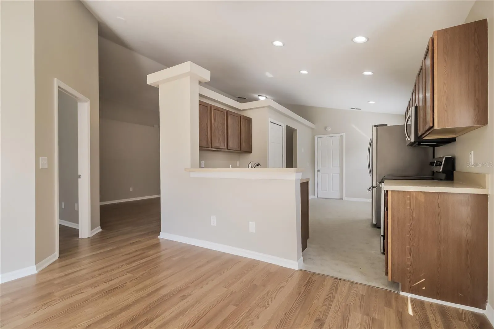 4016 LONGWORTH LOOP
