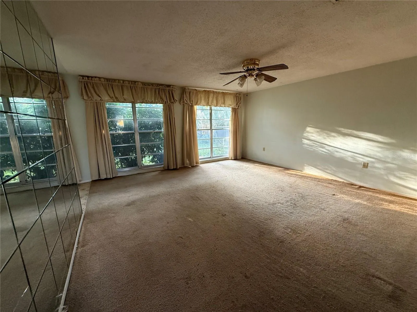 6810 EDEN LN