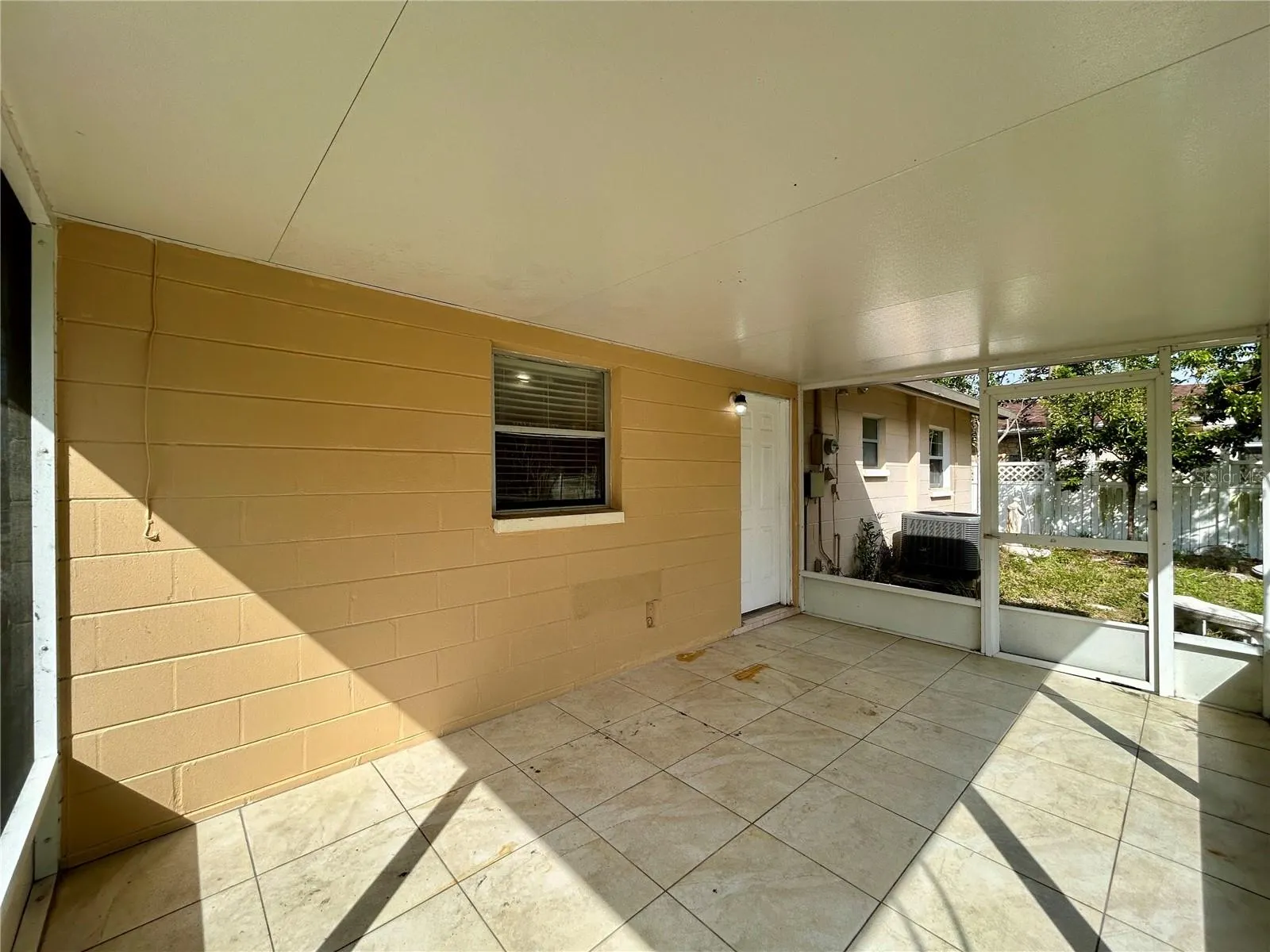 816 62ND AVE NE