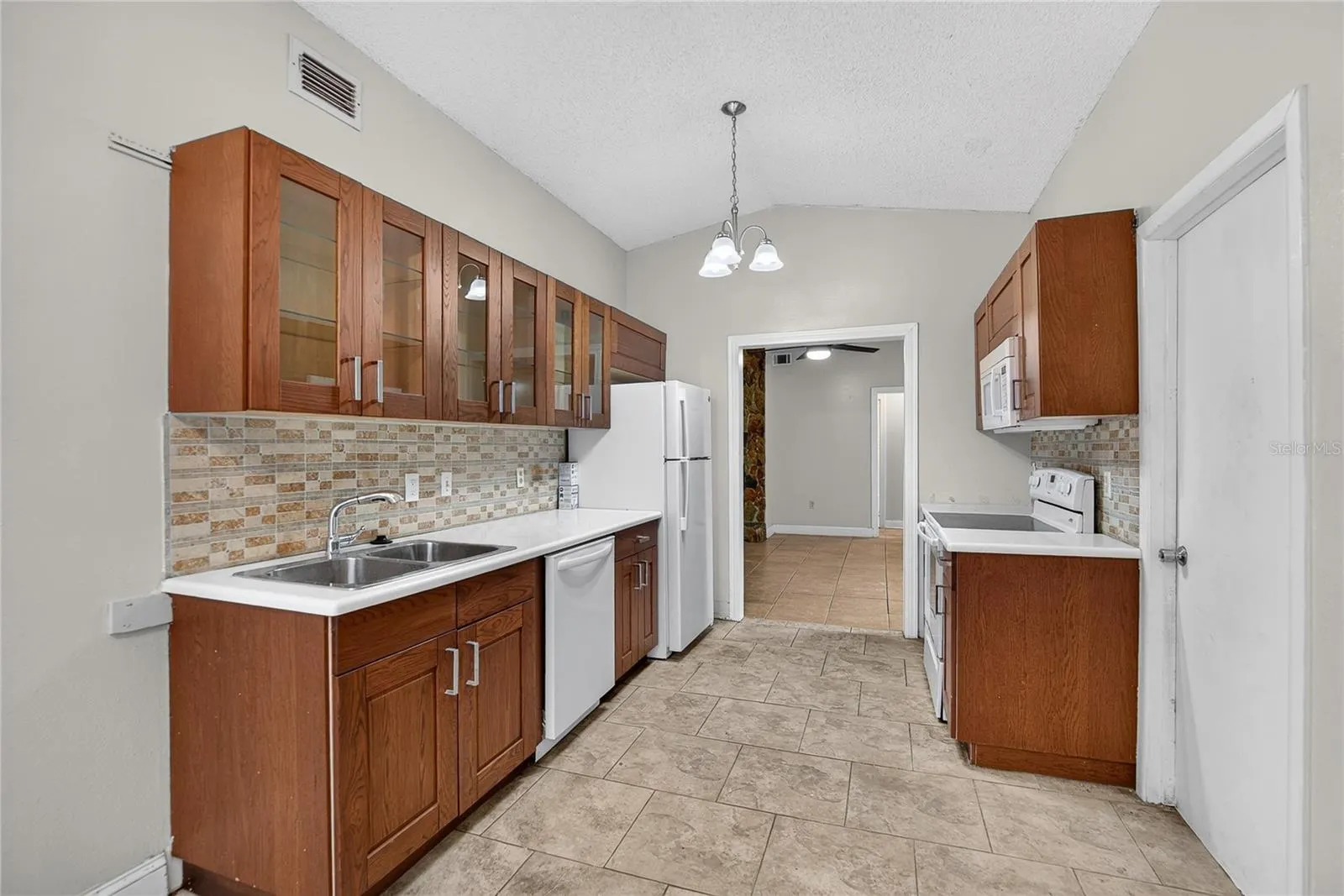 629 STILLVIEW CIR
