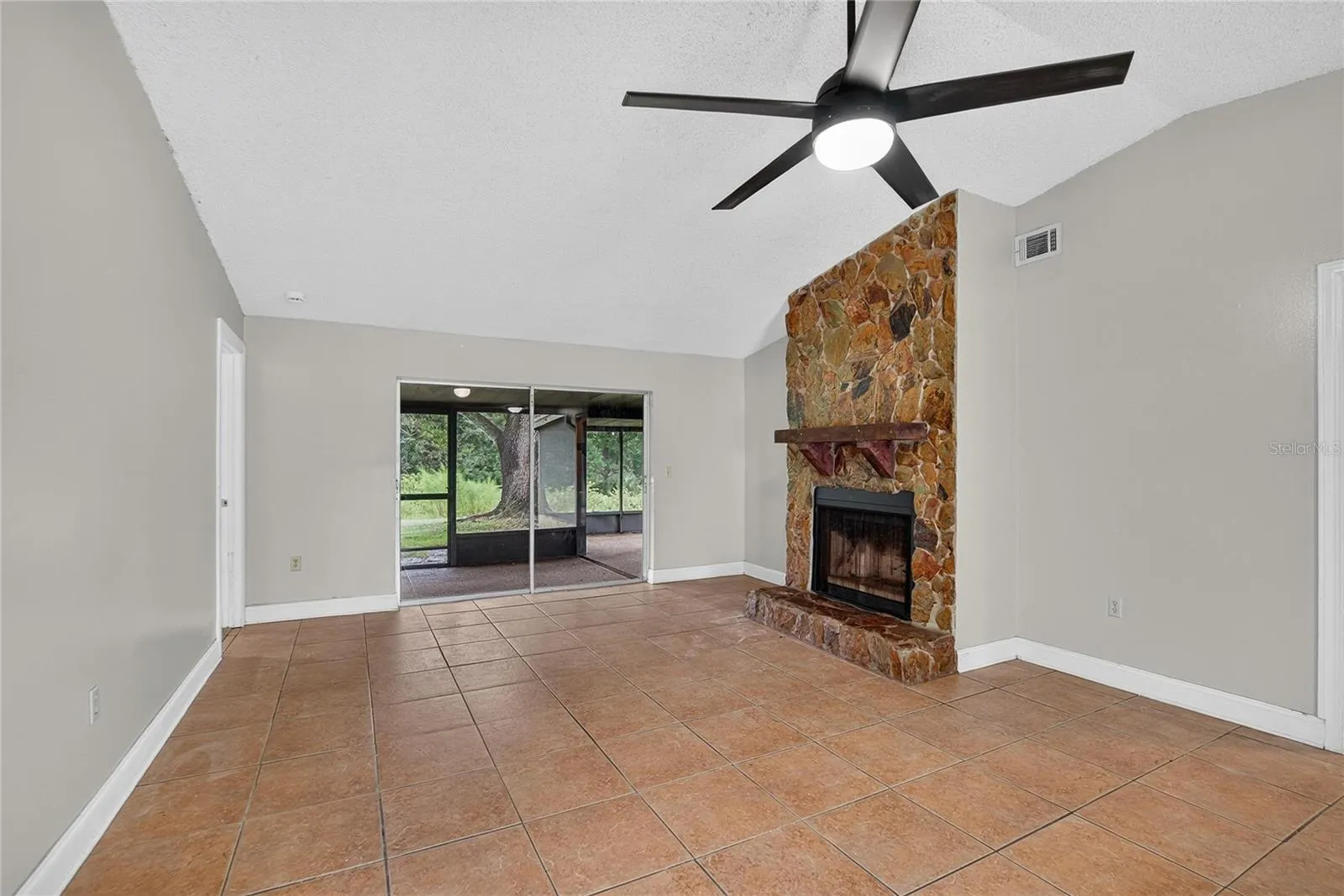 629 STILLVIEW CIR